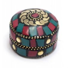 Шкатулка металлическая с кораллами и бирюзой фото