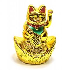 Статуэтка Кошка Манэки-Нэко машущая лапой на чаше богатства (9,5х6,5х4,5 см)